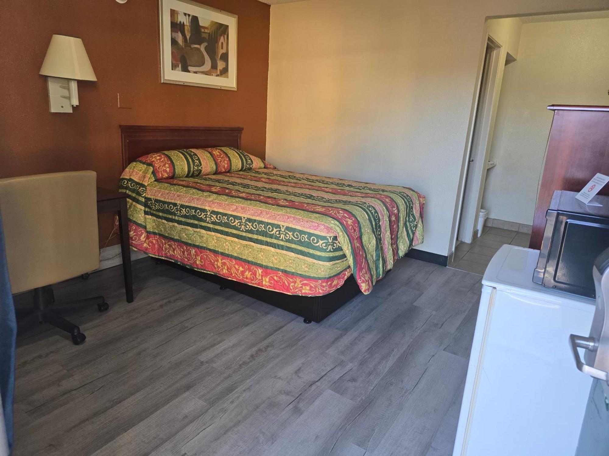 Carpet Inn Опеліка Екстер'єр фото
