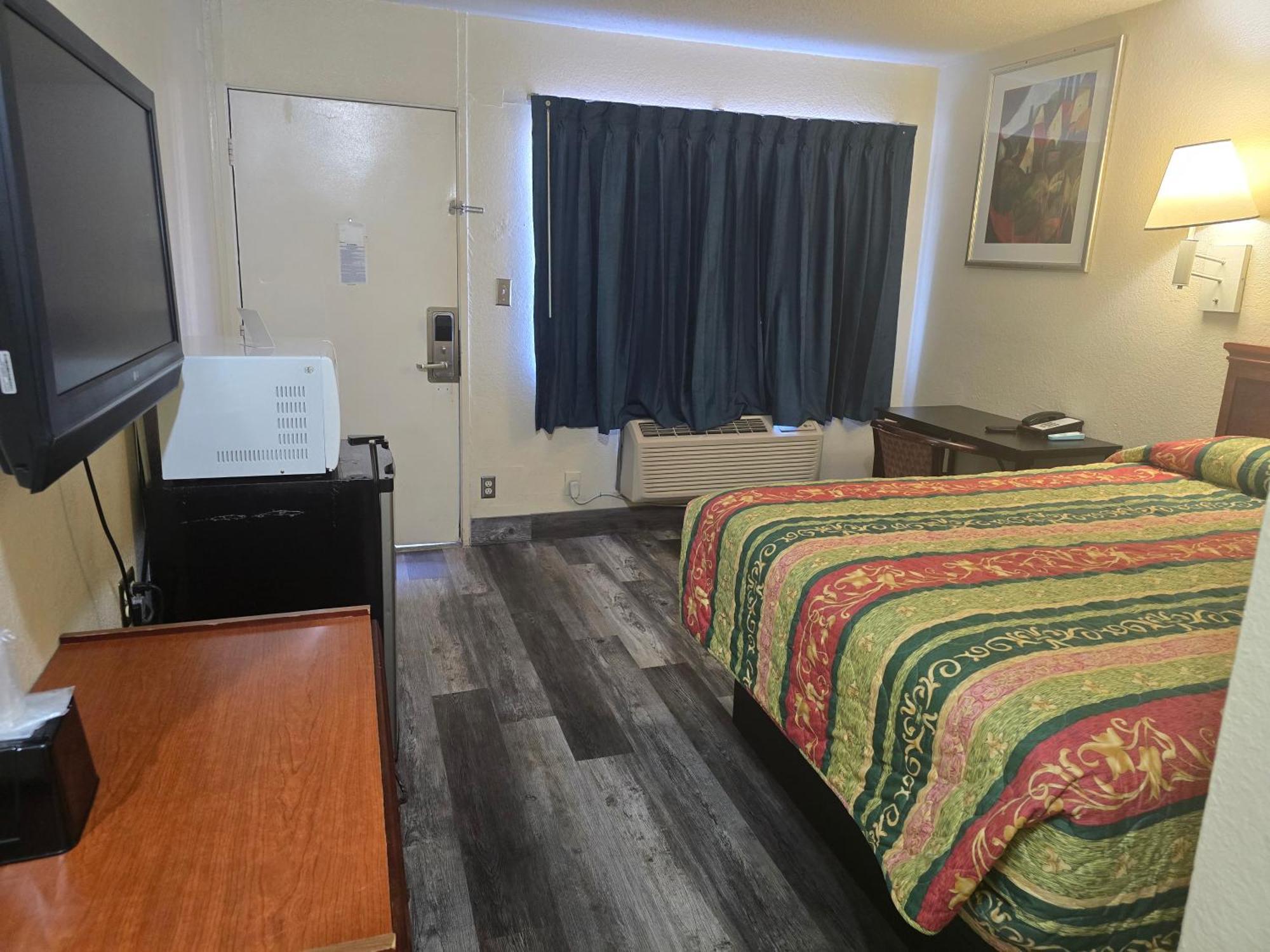 Carpet Inn Опеліка Екстер'єр фото