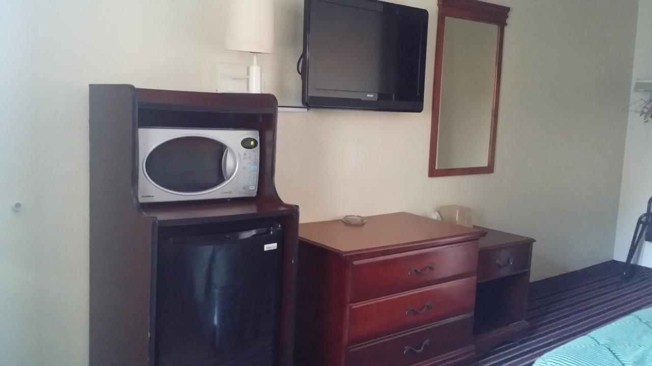 Carpet Inn Опеліка Екстер'єр фото