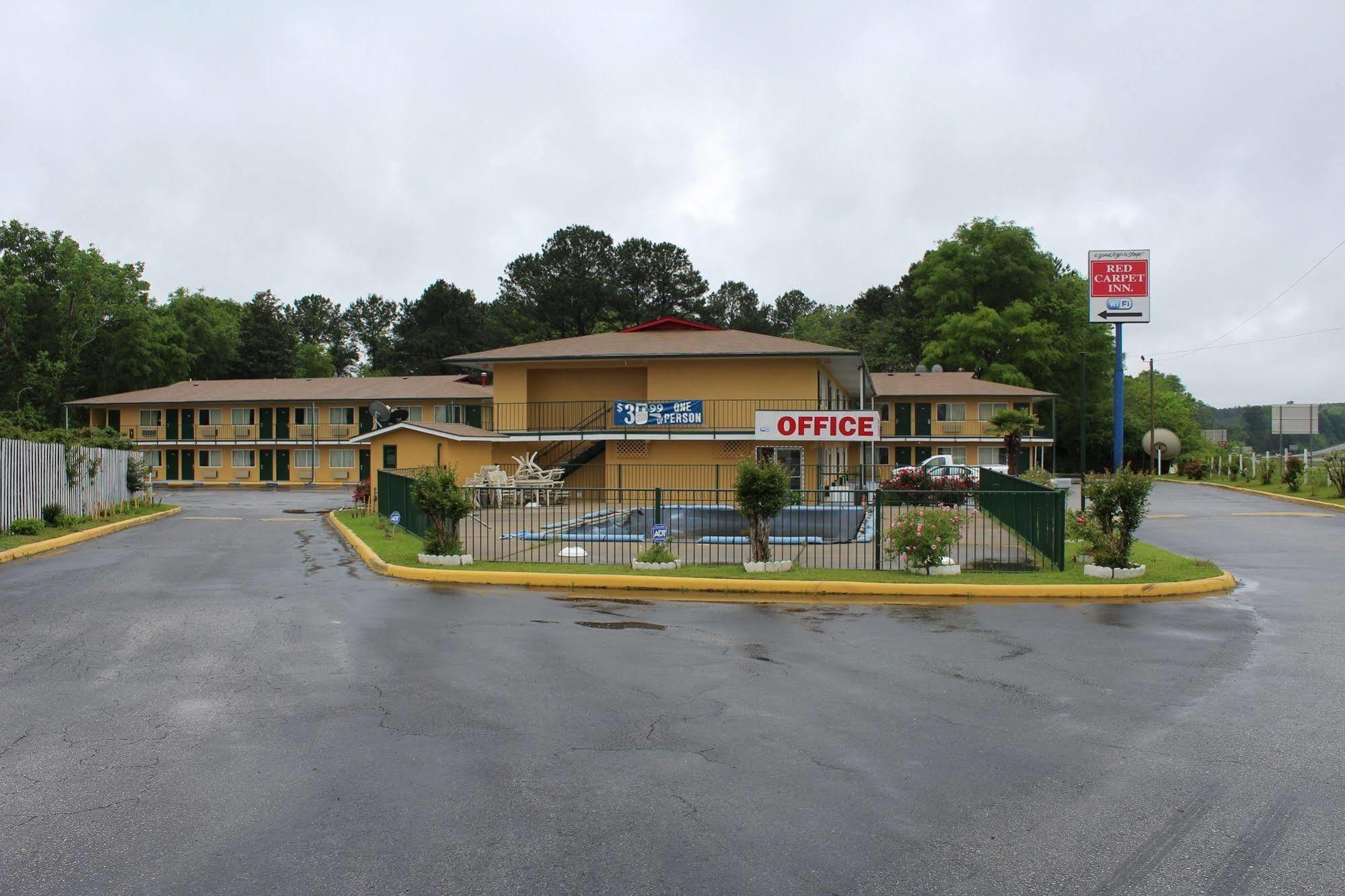 Carpet Inn Опеліка Екстер'єр фото